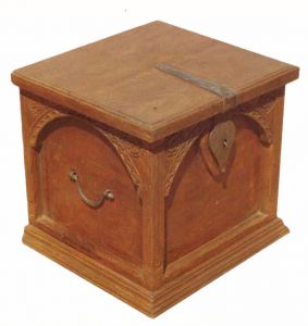 Сундук с резными арками (арт. 413 R) ― Мебель Вита